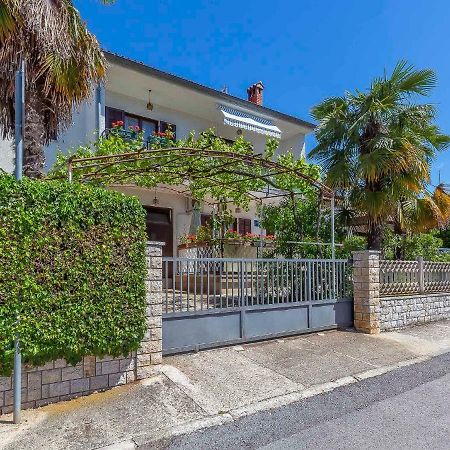 Mira Lägenhet Poreč Exteriör bild