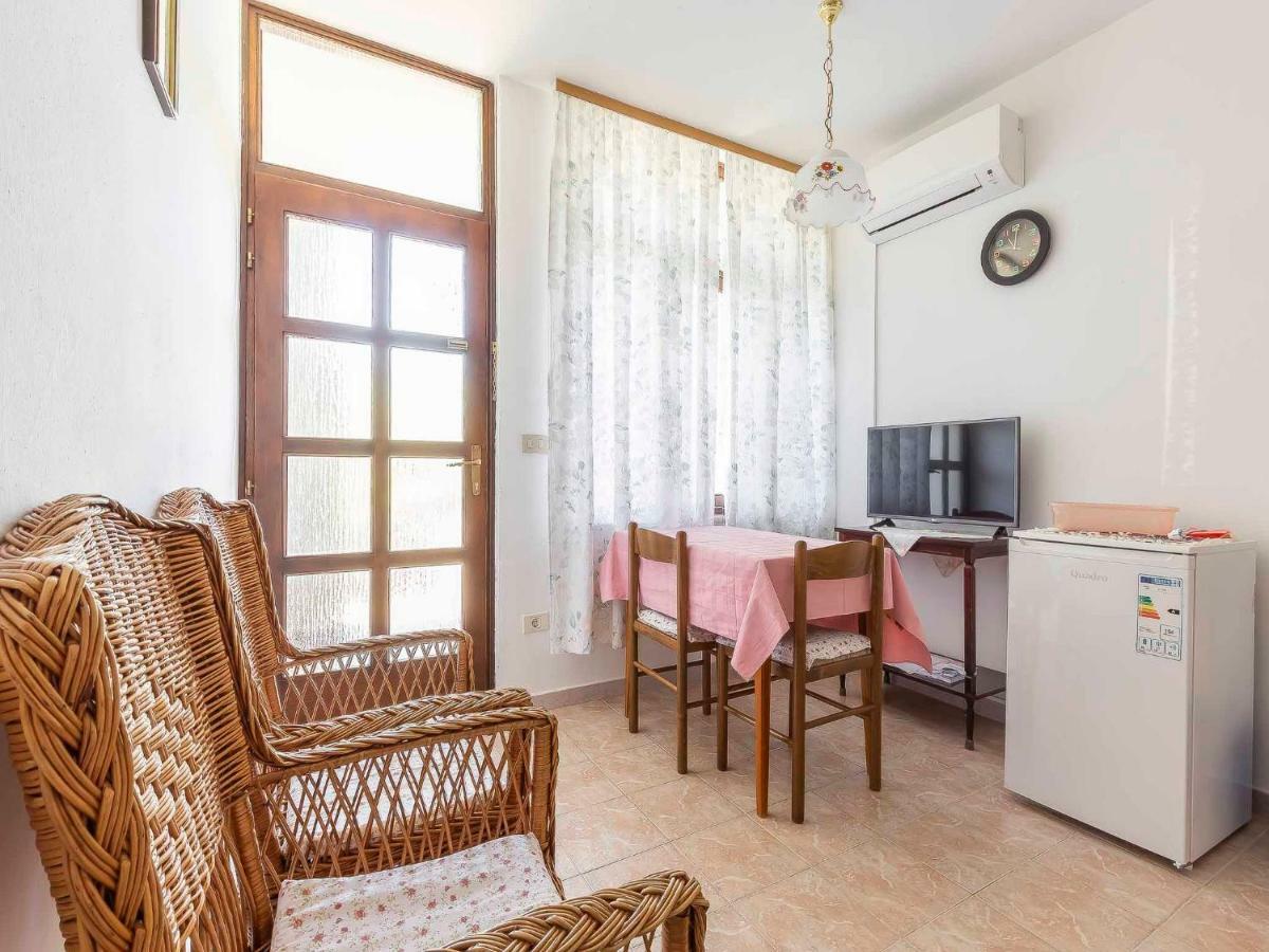 Mira Lägenhet Poreč Exteriör bild